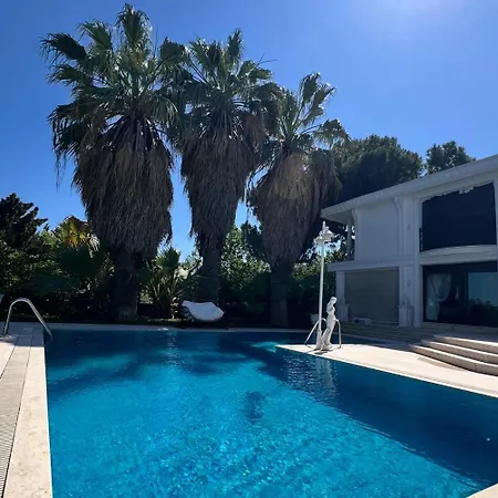 Cloud Nine By Alara - Luxury Private Pool And Garden וילה