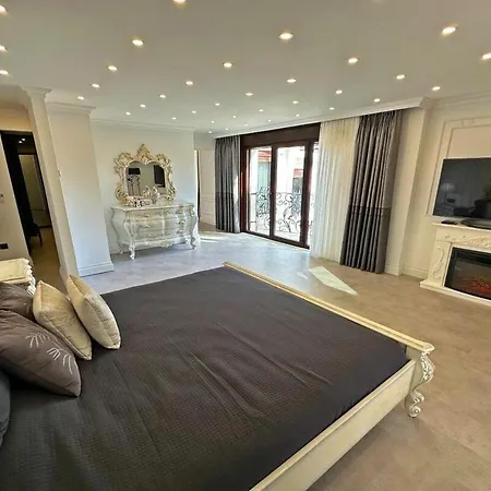 6-room With Private Pool And Garden