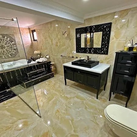 6-room With Private Pool And Garden Villa *