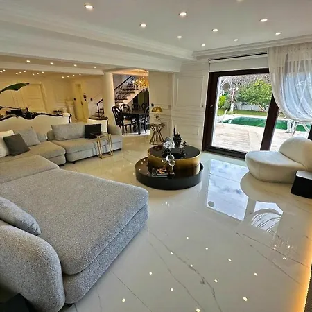 Cloud Nine By Alara - Luxury Private Pool And Garden