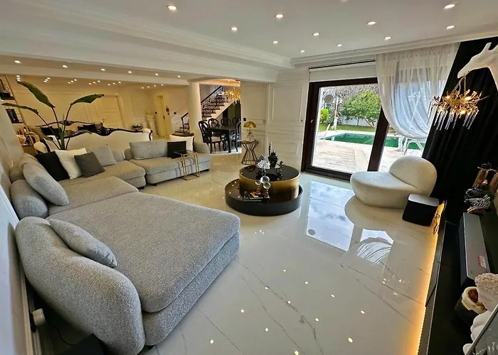 Cloud Nine By Alara - Luxury Private Pool And Garden