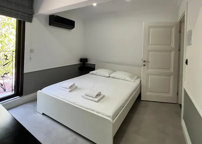 Cloud Nine By Alara - Luxury Private Pool And Garden