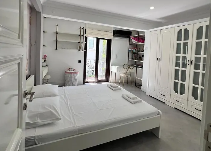 Cloud Nine By Alara - Luxury Private Pool And Garden * Istanboel