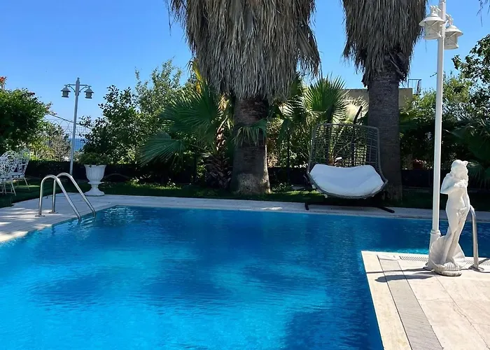 Villa Cloud Nine By Alara - Luxury Private Pool And Garden Istanboel